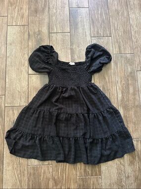 Women’s Black Puff-Sleeve Tiered Smocked Dress